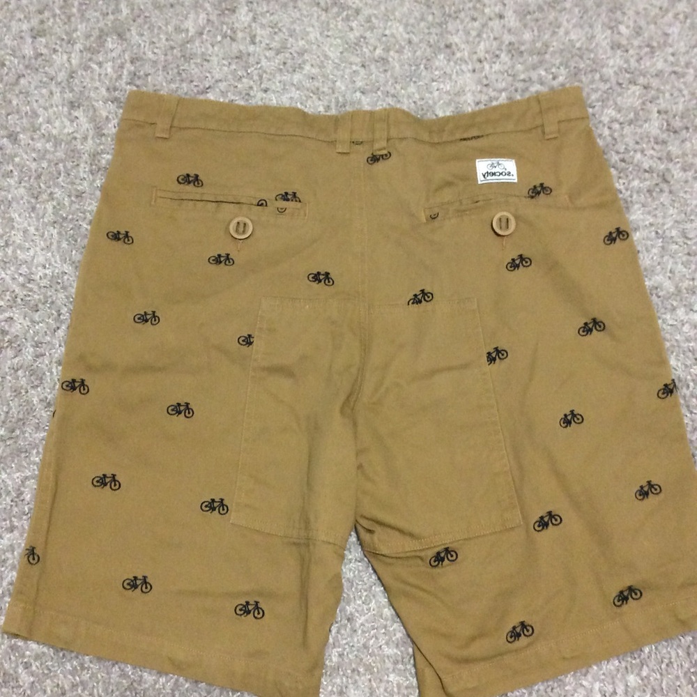 Shorts - Picture 2 of 4